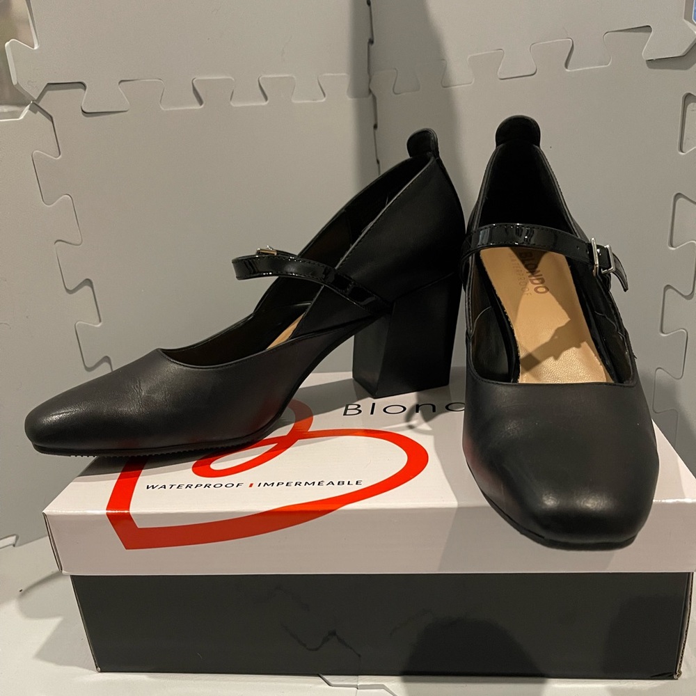 Blondo Shirley size 10 Mary Jane pump in black